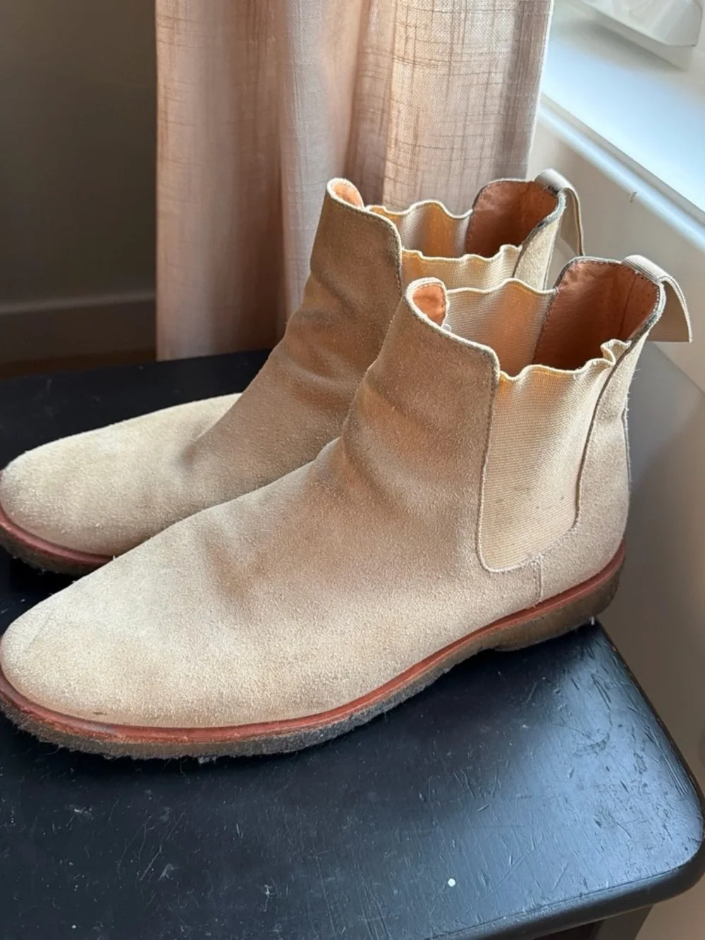 Suede Chukka Boots in Light Beige